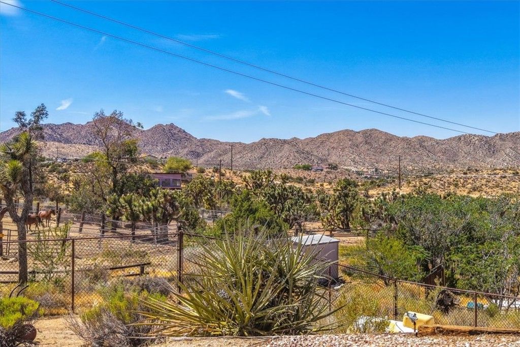 Image 46 of property listing at 8001 Hammett Road, Yucca Valley, CA 92284