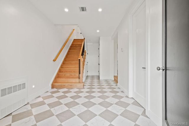 5 Mirror Lake Road 201, Spring Valley, NY 10977