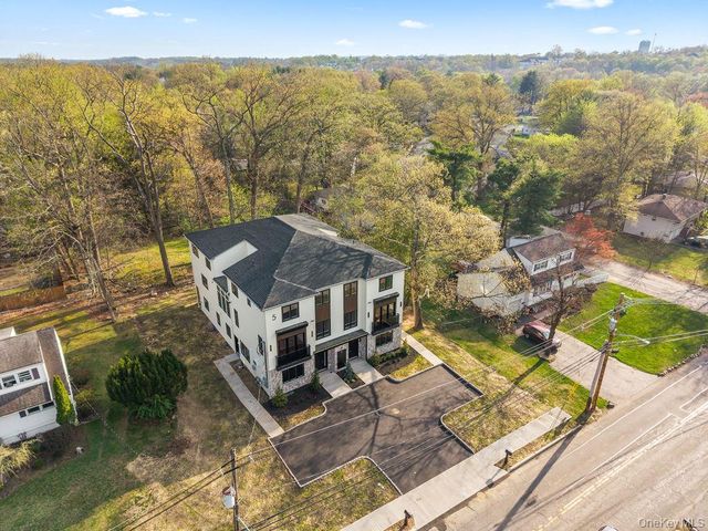 5 Mirror Lake Road 201, Spring Valley, NY 10977