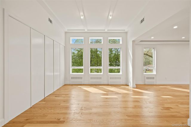 5 Mirror Lake Road 201, Spring Valley, NY 10977