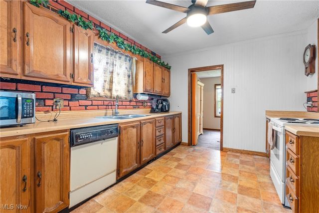 1821 Wallace Avenue NE, Canton, OH 44705