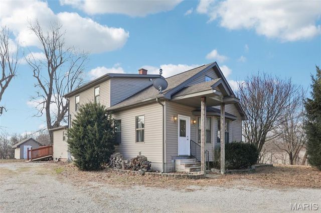 8602 E Kirsch Road, Troy, IL 62294