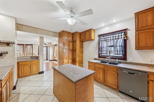 8602 E Kirsch Road, Troy, IL 62294