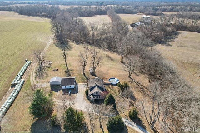 8602 E Kirsch Road, Troy, IL 62294