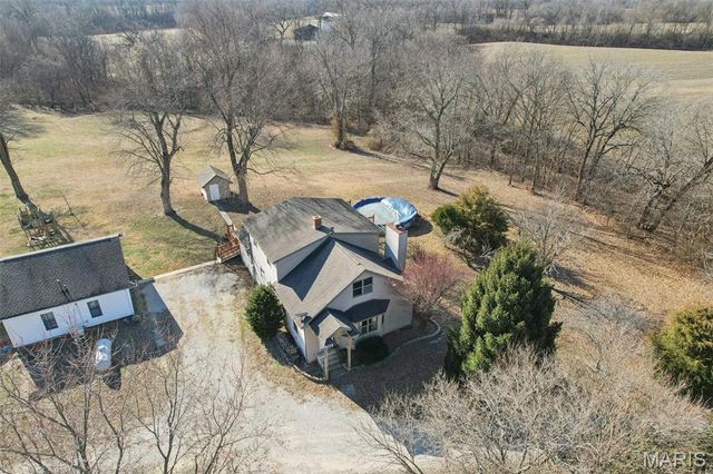 8602 E Kirsch Road, Troy, IL 62294