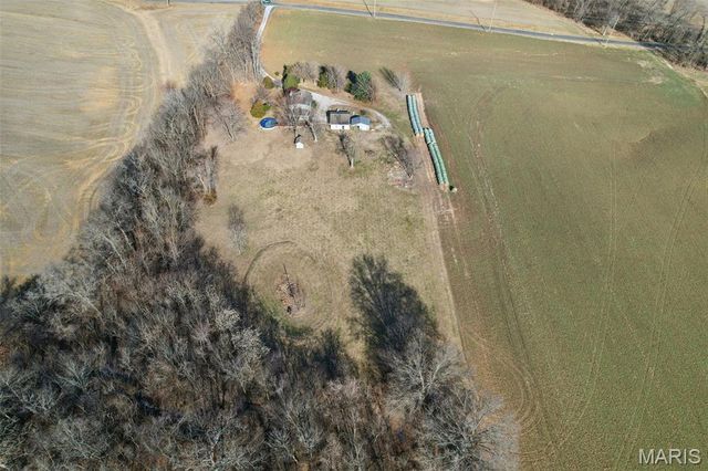 8602 E Kirsch Road, Troy, IL 62294