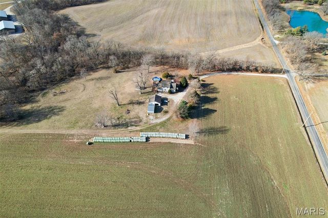 8602 E Kirsch Road, Troy, IL 62294