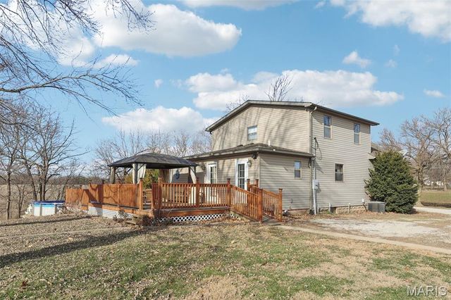 8602 E Kirsch Road, Troy, IL 62294