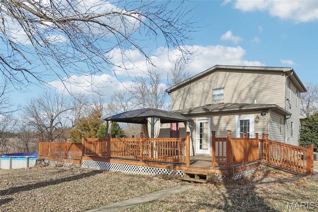 8602 E Kirsch Road, Troy, IL 62294