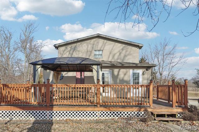 8602 E Kirsch Road, Troy, IL 62294