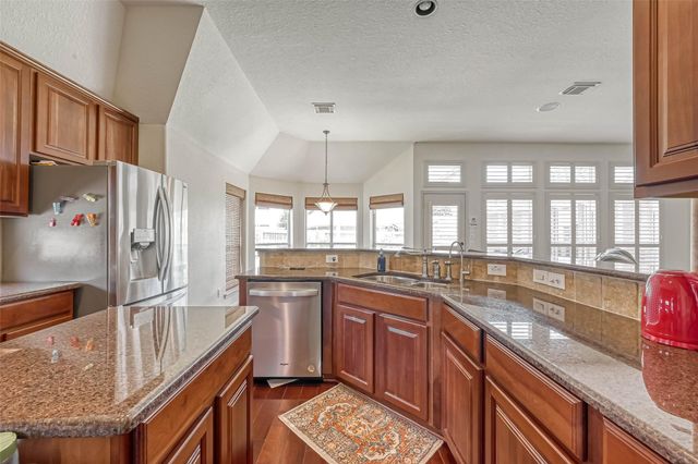 5242 Fountainbrook Lane, Sugar Land, TX 77479