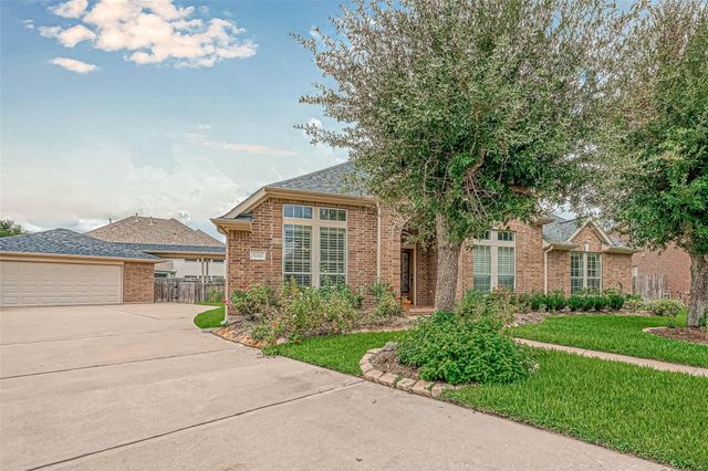 5242 Fountainbrook Lane, Sugar Land, TX 77479