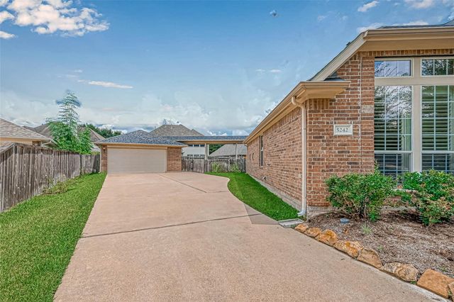 5242 Fountainbrook Lane, Sugar Land, TX 77479