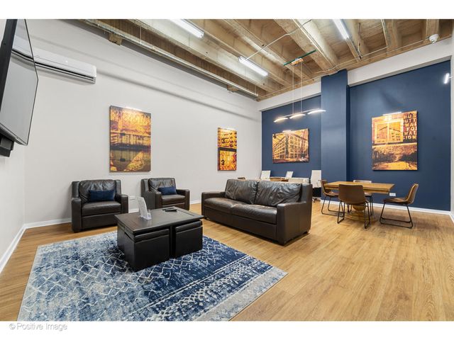 1645 W OGDEN Avenue 440, Chicago, IL 60612