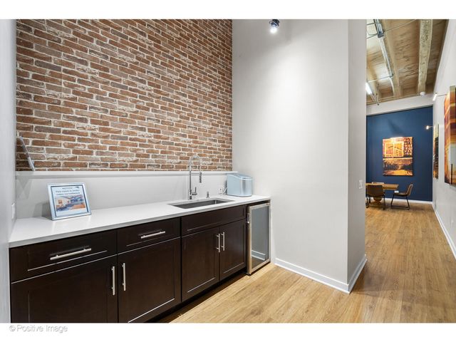 1645 W OGDEN Avenue 440, Chicago, IL 60612