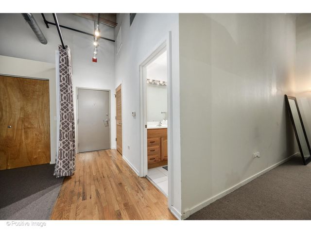 1645 W OGDEN Avenue 440, Chicago, IL 60612
