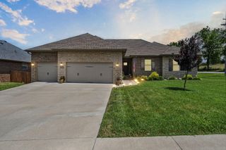 902 North 19th Avenue, Ozark, MO 65721