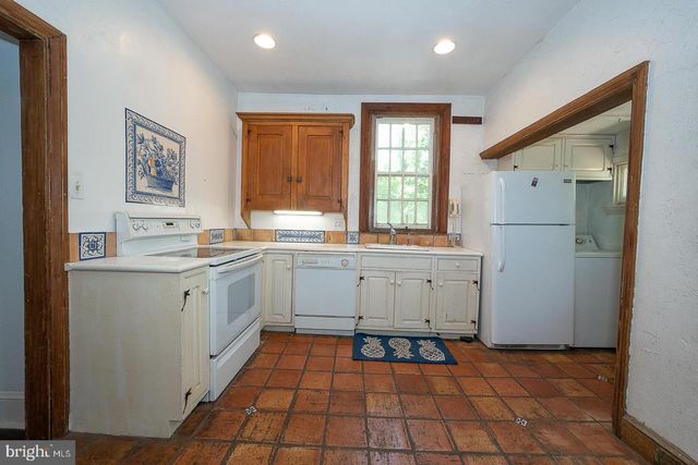 1250 OLD LANCASTER RD, Berwyn, PA 19312