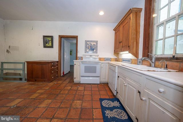 1250 OLD LANCASTER RD, Berwyn, PA 19312
