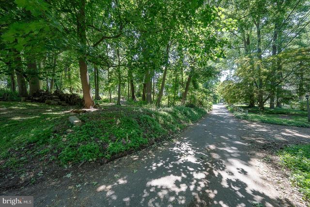 1250 OLD LANCASTER RD, Berwyn, PA 19312