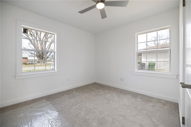 2000 W Wood Street, Rogers, AR 72756