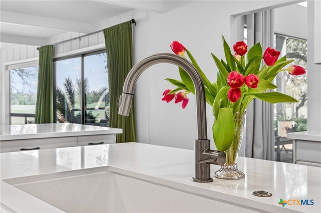 201 S Contour Drive, Gonzales, TX 78629