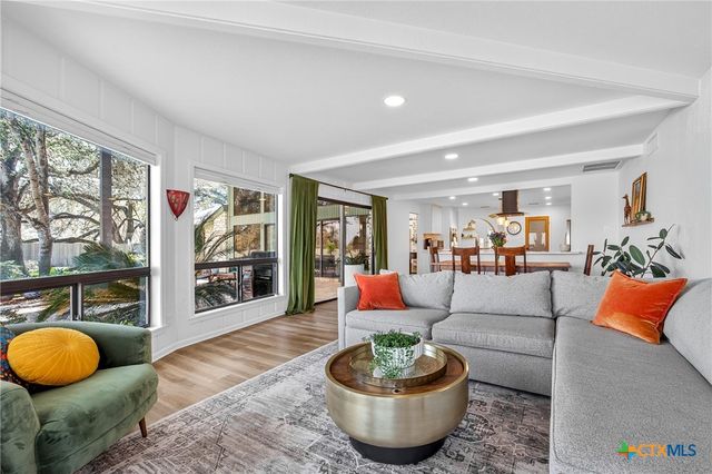 201 S Contour Drive, Gonzales, TX 78629