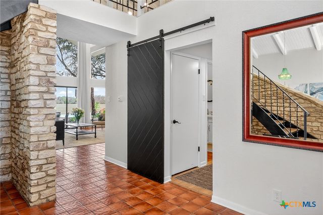 201 S Contour Drive, Gonzales, TX 78629