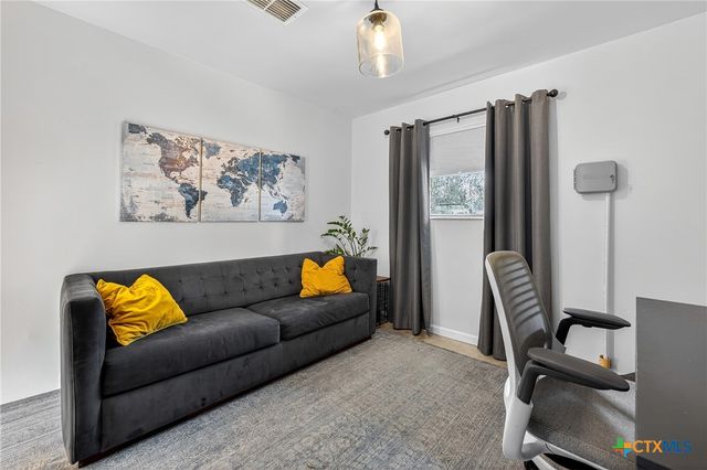 201 S Contour Drive, Gonzales, TX 78629