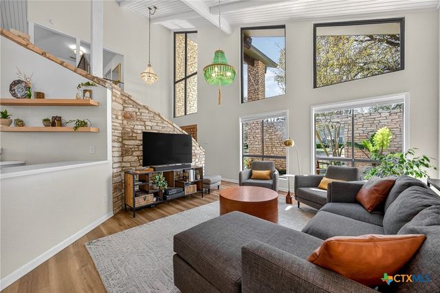 201 S Contour Drive, Gonzales, TX 78629