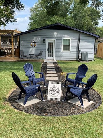 846 S Anderson Street, Angleton, TX 77515