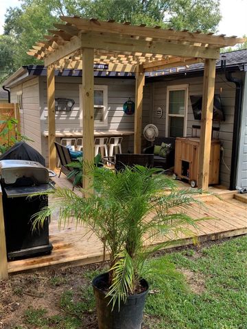 846 S Anderson Street, Angleton, TX 77515