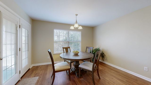 5042 Saint Ives Dr, Murfreesboro, TN 37128