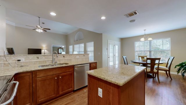 5042 Saint Ives Dr, Murfreesboro, TN 37128