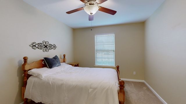 5042 Saint Ives Dr, Murfreesboro, TN 37128