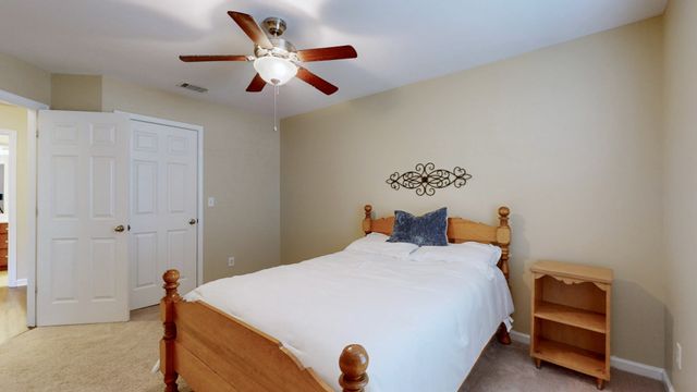 5042 Saint Ives Dr, Murfreesboro, TN 37128