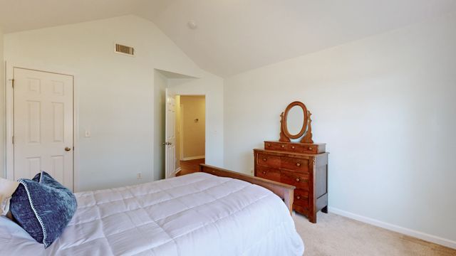 5042 Saint Ives Dr, Murfreesboro, TN 37128