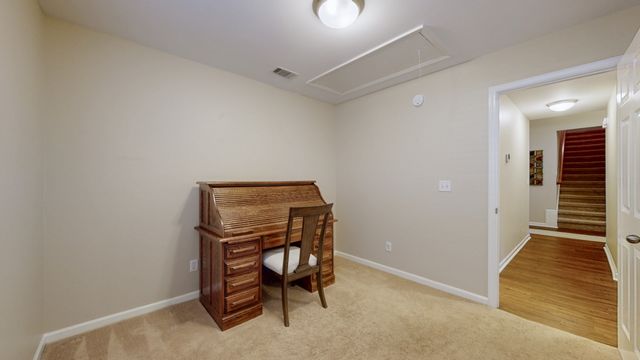 5042 Saint Ives Dr, Murfreesboro, TN 37128