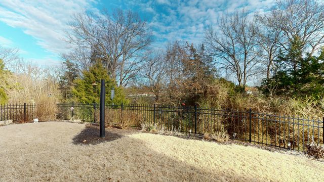 5042 Saint Ives Dr, Murfreesboro, TN 37128