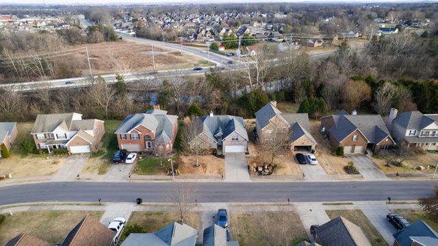 5042 Saint Ives Dr, Murfreesboro, TN 37128