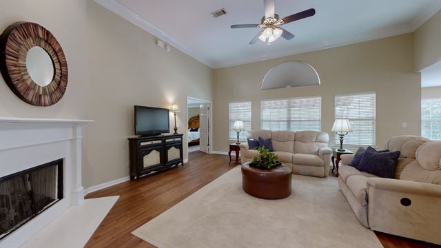 5042 Saint Ives Dr, Murfreesboro, TN 37128