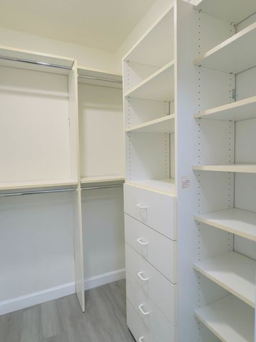 1671 Mission Hills Road 201, Northbrook, IL 60062