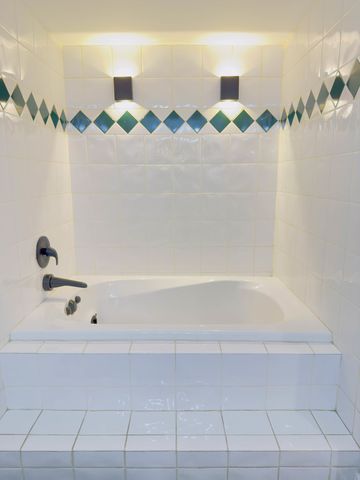 1671 Mission Hills Road 201, Northbrook, IL 60062