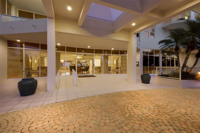 1800 BENJAMIN FRANKLIN DRIVE B1006, Sarasota, FL 34236