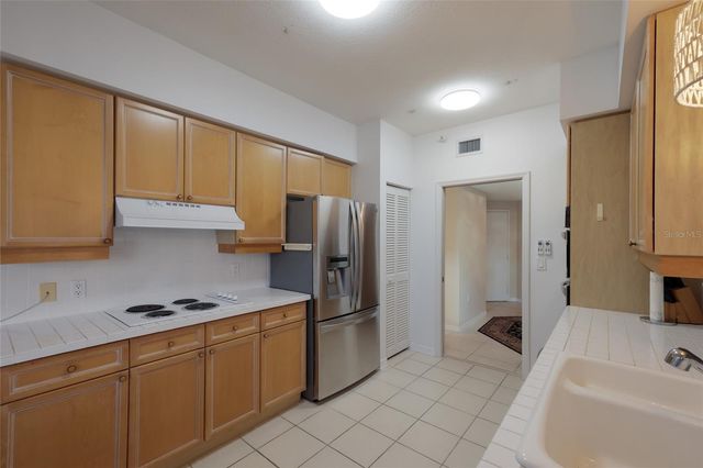 1800 BENJAMIN FRANKLIN DRIVE B1006, Sarasota, FL 34236