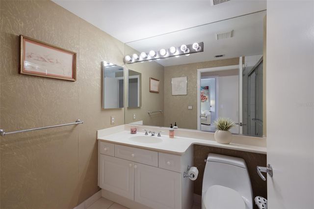 1800 BENJAMIN FRANKLIN DRIVE B1006, Sarasota, FL 34236