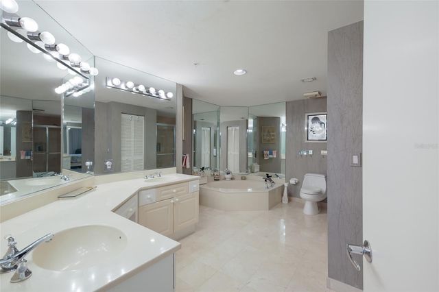 1800 BENJAMIN FRANKLIN DRIVE B1006, Sarasota, FL 34236