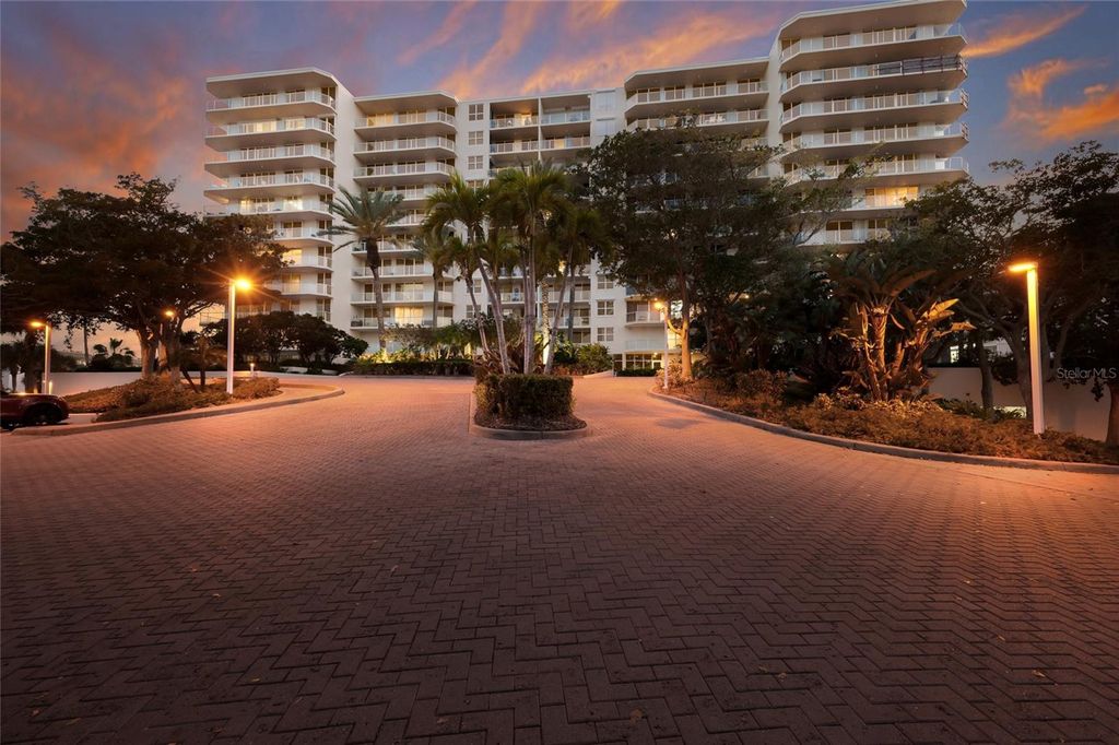 1800 BENJAMIN FRANKLIN DRIVE B1006, Sarasota, FL 34236