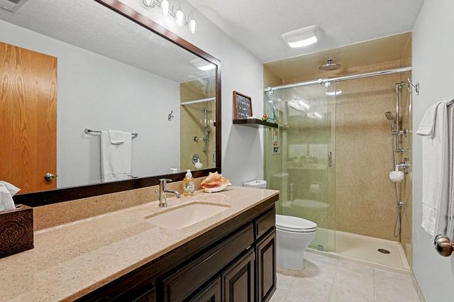 220 N Bent Tree, Andover, KS 67002