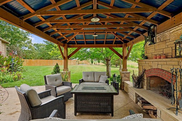 220 N Bent Tree, Andover, KS 67002